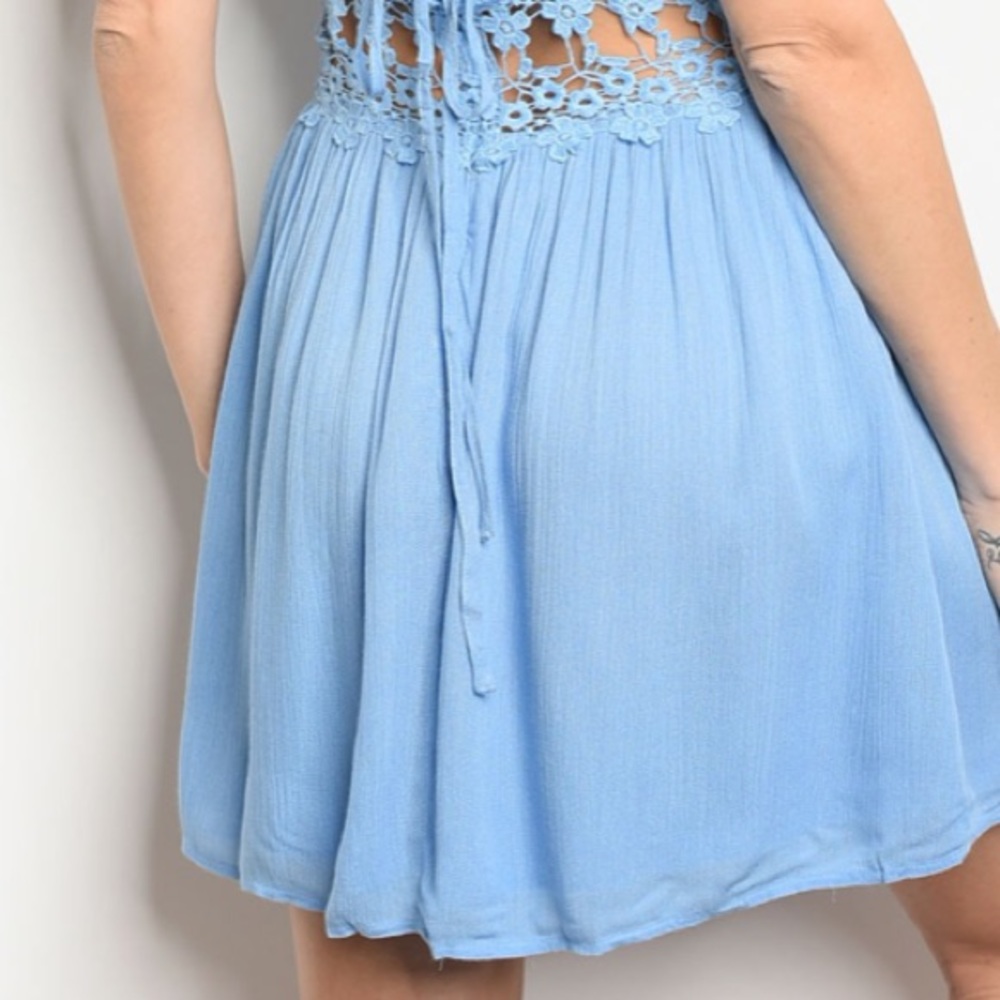LIGHT BLUE FLIRTY LACE DRESS - Picture 5 of 7